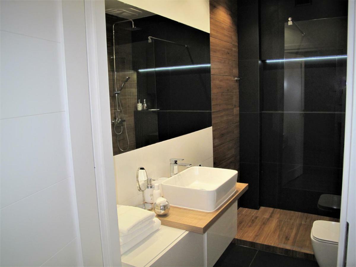 Apartament By The Way Wroclaw Exterior photo